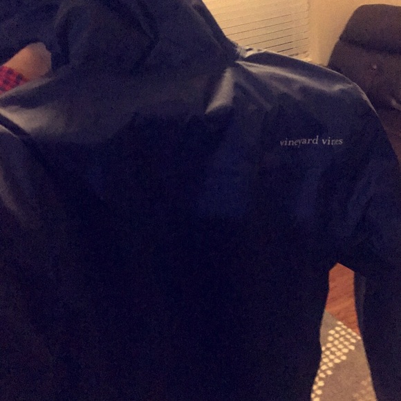 vineyard vines raincoat - Picture 3 of 3